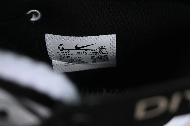 All Categories Nk SB Dunk Series Nk SB Dunk Low Low-top sneakers Nk Dunk Low Customized Da Vinci Xingli Flash Wing Simple black, white and gray SB strap low-top casual sneakers CW1590-100